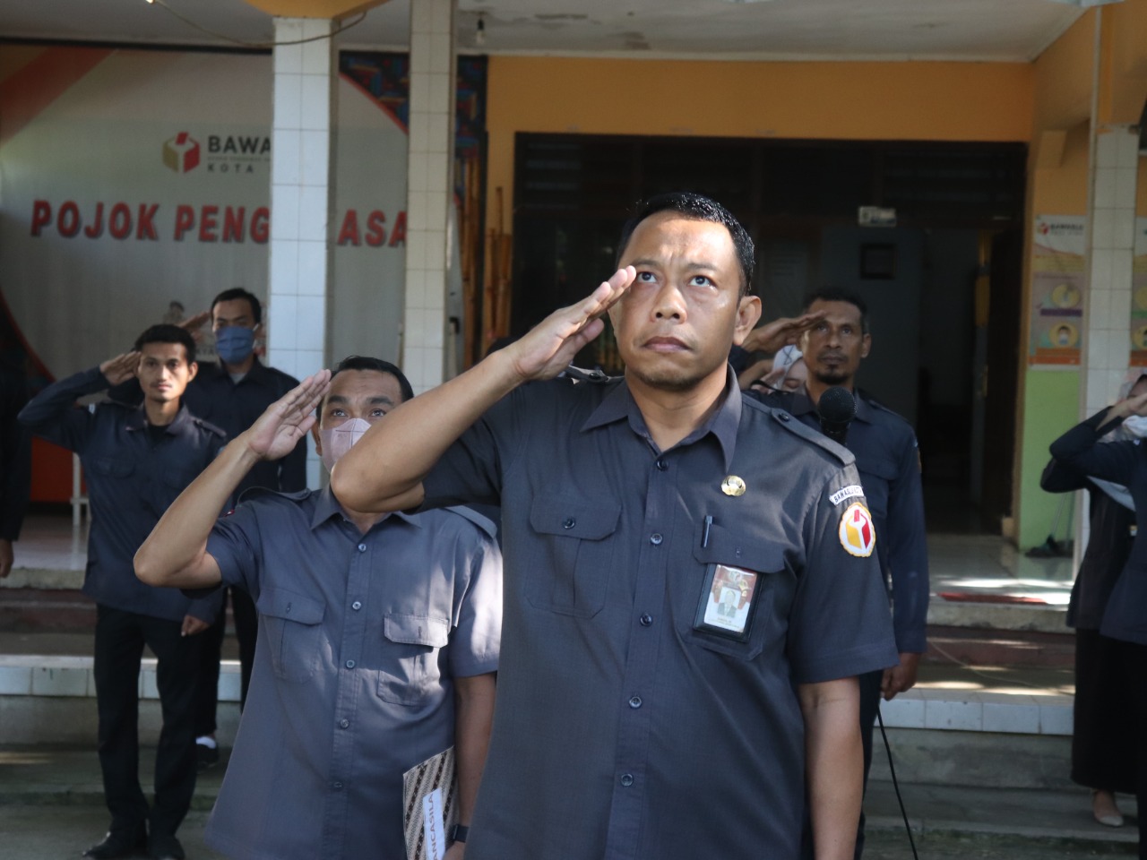 Pimpin Apel Pagi, Korsek Bawaslu Kota Bima Ajak Staf Tingkatkan Etos Kerja