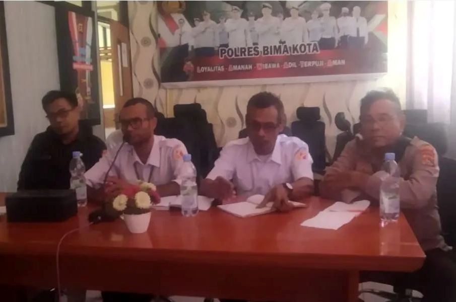 Bawaslu Kota Bima mengikuti Dialog Publik 'Pilpres 2024: Memperkuat Pemilu Damai dan Demokrasi Menuju Indonesia Maju'