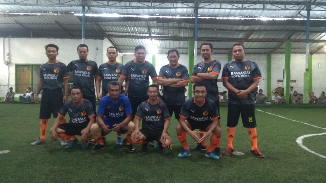 Bawaslu Kota Bima Meriahkan Turnamen Futsal KORPRI Cup 2020