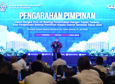 Ketua Bawaslu Rahmat Bagja saat memberikan sambutan di acara Kick Off Meeting Pemeriksaan Dengan Tujuan Tertentu Atas Pengelolaan Belanja Pemilihan Kepala Daerah Serentak Tahun 2024, yang diselenggarakan oleh BPK di Jakarta, Senin (21/7/2025)