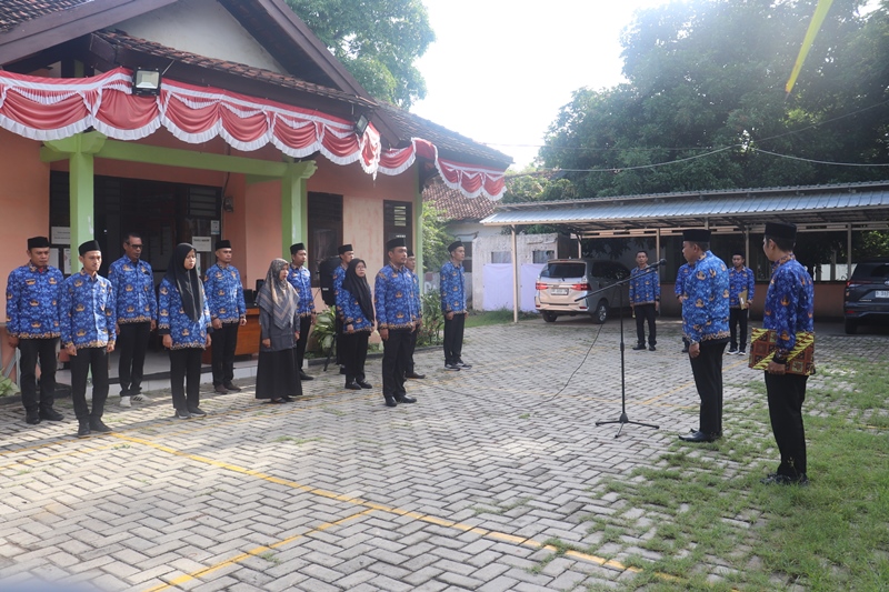 Upacara memperingati Hari Ibu