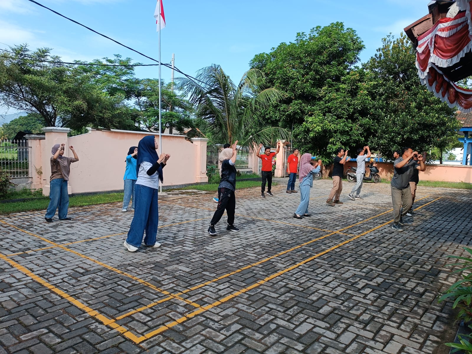 Senam Pagi Bawaslu Kota Bima