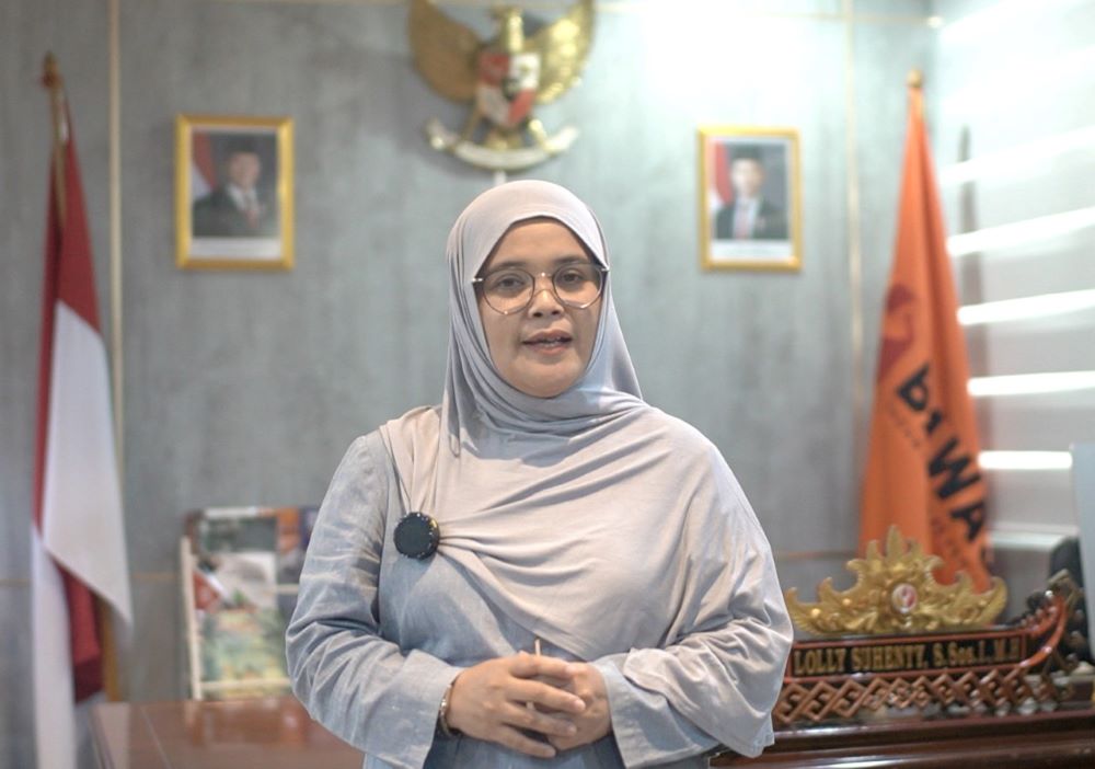 Anggota Bawaslu Lolly Suhenty