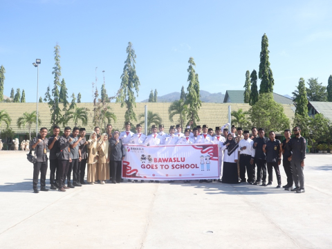 goes to school MAN 1 Kota Bima