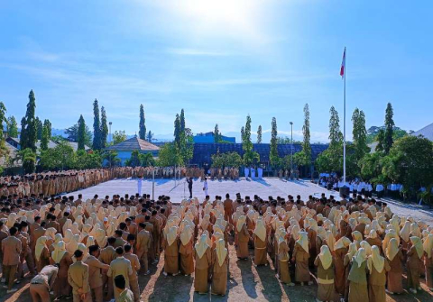 Upacara MAN 1 Kota Bima