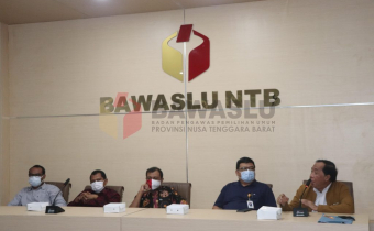 Kordiv SDMO dan Korsek Bawaslu Kota Bima Hadiri Rapat Pembahasan Anggaran