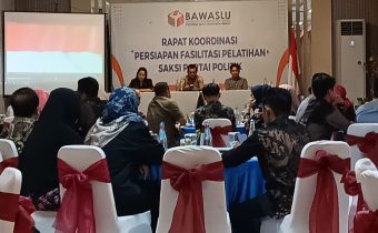 Ketua Bawaslu Kota Bima Menghadiri Rakor Persiapan Fasilitasi Saksi Parpol