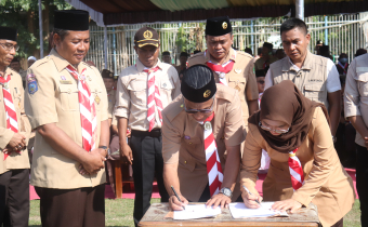 Proses Penandatangan Mou Ketua Bawaslu Kota Bima dan Plt. Kepala Kemenag Kota Bima