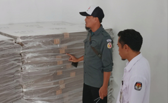 Pengecekan logistik oleh Bawaslu