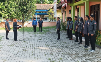 Ketua Bawaslu Kota Bima Atina saat Upacara Memperingati Hari Kebangkitan Nasional ke 117, Selasa 20/5/2025).