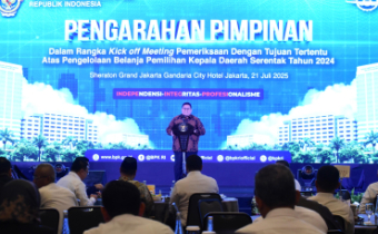 Ketua Bawaslu Rahmat Bagja saat memberikan sambutan di acara Kick Off Meeting Pemeriksaan Dengan Tujuan Tertentu Atas Pengelolaan Belanja Pemilihan Kepala Daerah Serentak Tahun 2024, yang diselenggarakan oleh BPK di Jakarta, Senin (21/7/2025)