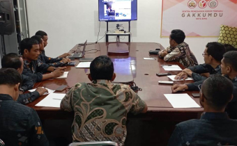 PPPK Bawaslu Kota Bima saat mengikuti Kick Off Orientasi PPPK Bawaslu Tahun 2025 secara daring pada Kamis (21/8/2025).