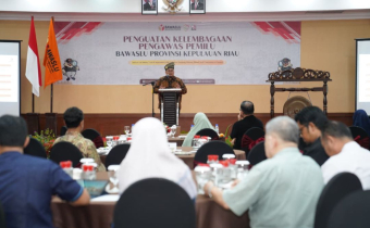 Ketua Bawaslu Rahmat Bagja saat menyampaikan arahan dalam Penguatan Kelembagaan Pengawas Pemilu di Kepulauan Riau, Jumat (5/9/2025)