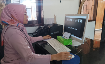 Ketua Bawaslu Kota Bima, Atina