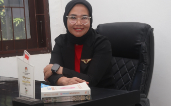 Ketua Bawaslu Kota Bima, Atina